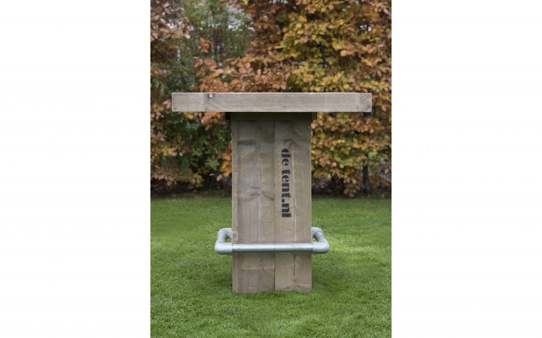 Steigerhouten statafel 25,-